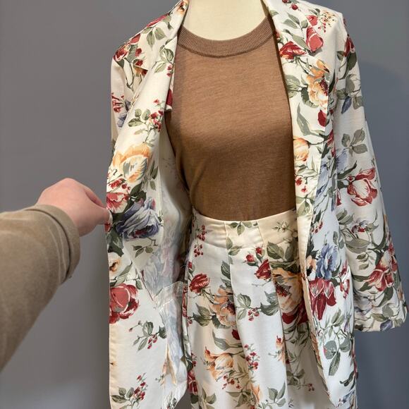 Vintage Toni Garment white and pink floral skirt suit set, women’s size medium - Picture 3 of 12